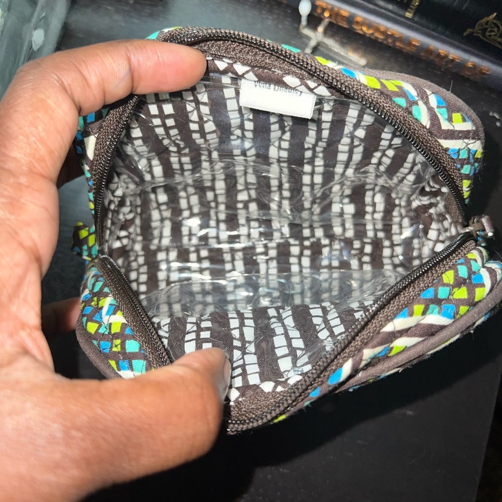 Cosmetic pouch - Picture 3 of 3